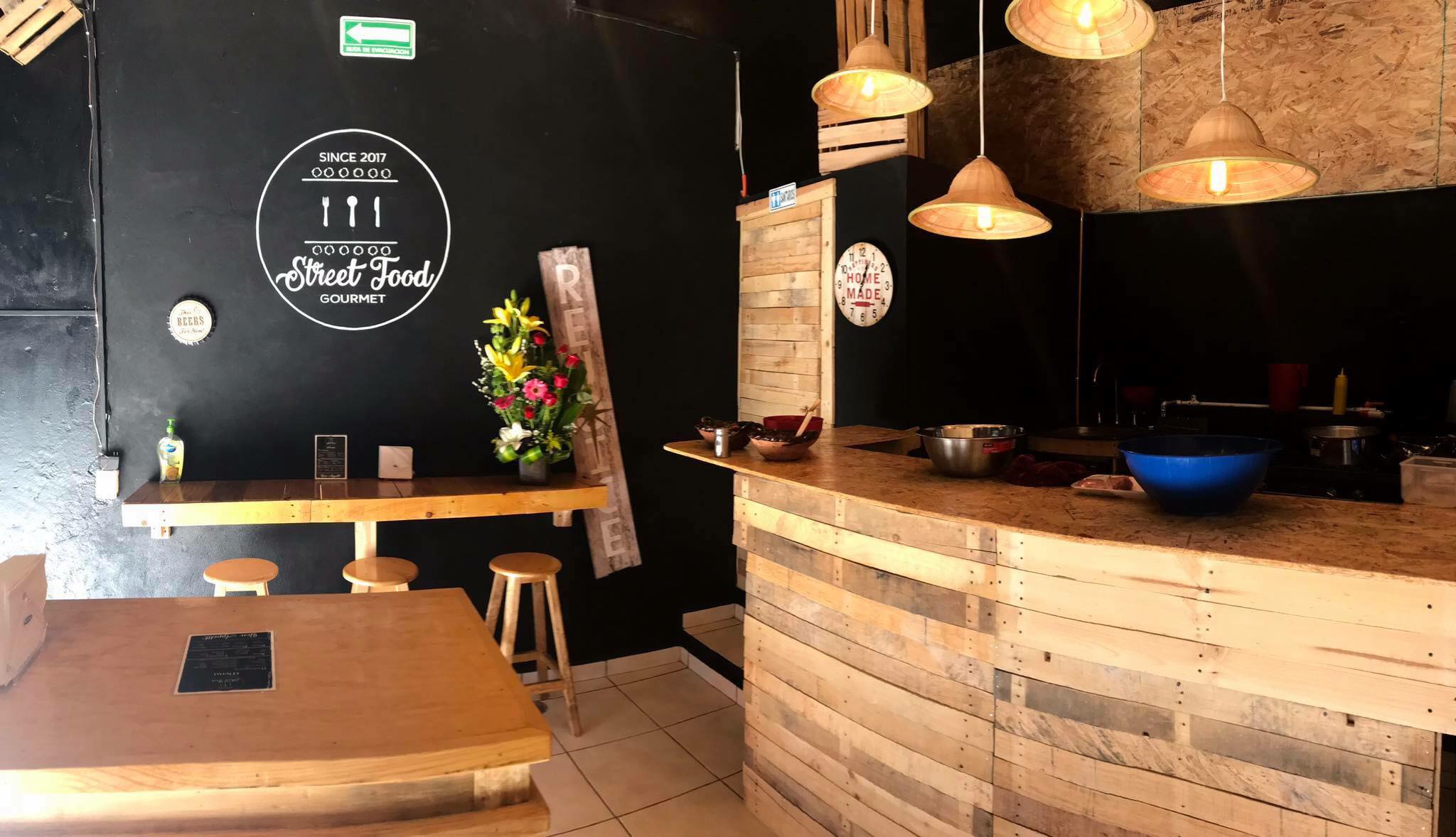 Interior Street Food Gourmet